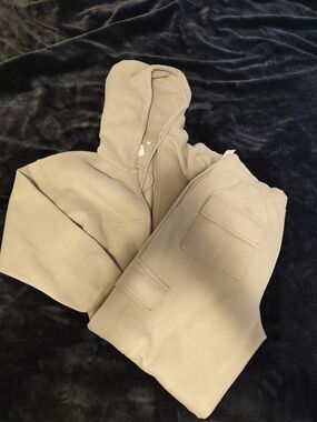 Aritzia Ashen Hoodie & Jogger Set